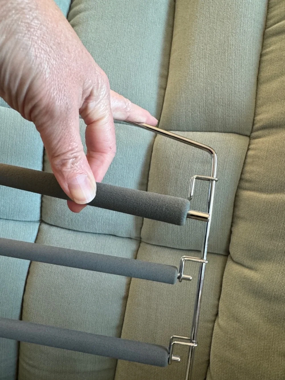 2 Multi-Tier Non-Slip Pant & Scarf Hanger in Gray & blue
